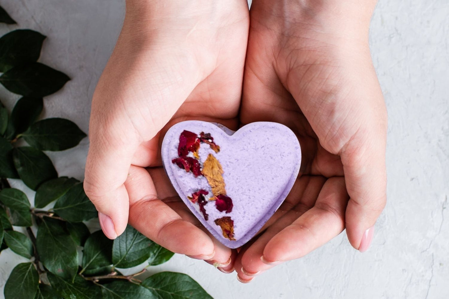 Bath Bombs with CBD - 5 Hearts Shaped with CBD - in a Gift Box - Can be personalized. (THC free) by Lizush