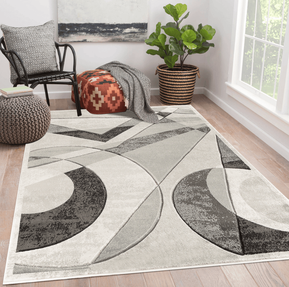 Hand-Carved Geometric Grey Polypropylene Rug - 3'8" X 5'6"